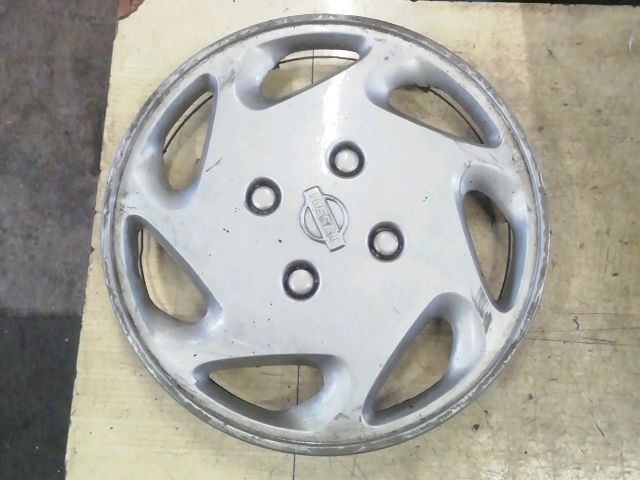 bontott NISSAN PRIMERA Dísztárcsa (1 db)