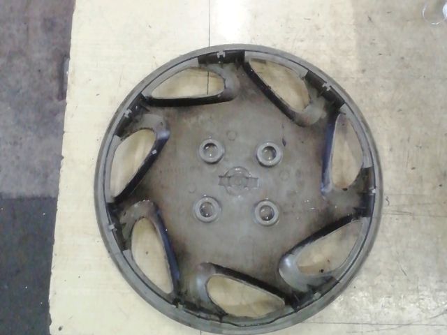 bontott NISSAN PRIMERA Dísztárcsa (1 db)