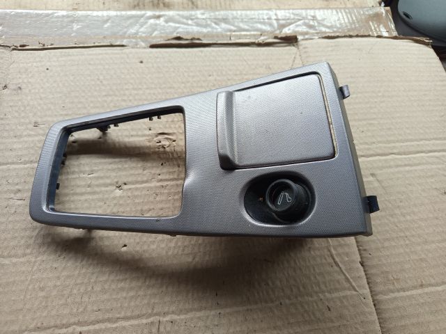 bontott NISSAN PRIMERA Első Hamutartó