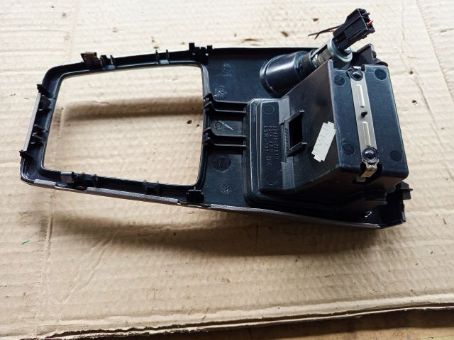 bontott NISSAN PRIMERA Első Hamutartó