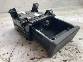 bontott NISSAN PRIMERA Első Hamutartó