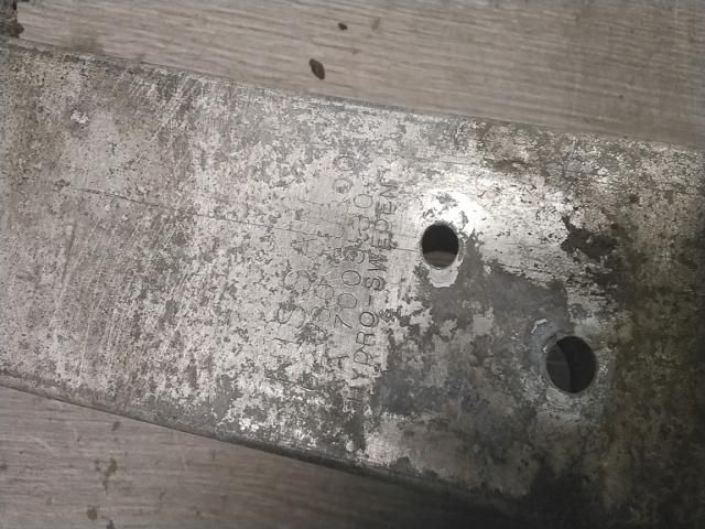 bontott NISSAN PRIMERA Első Lökhárító Merevítő (Fém)