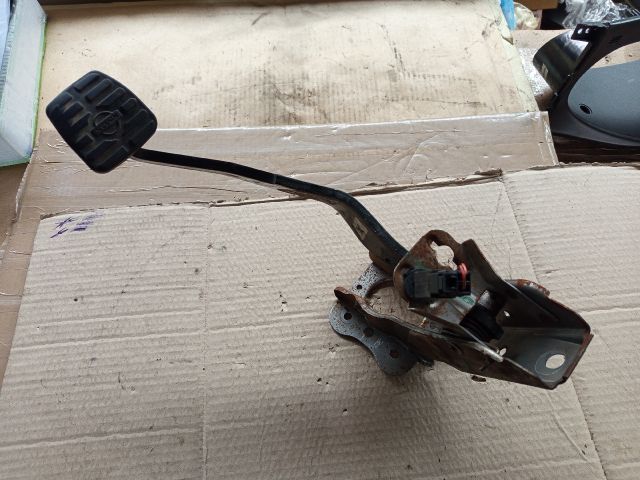 bontott NISSAN PRIMERA Fékpedál