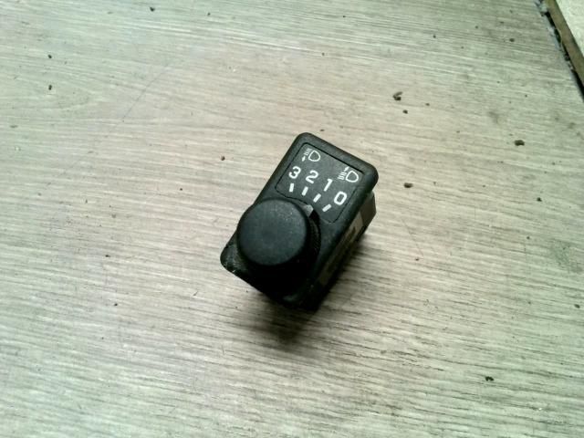 bontott NISSAN PRIMERA Fényszórómagasság Állító Kapcsoló