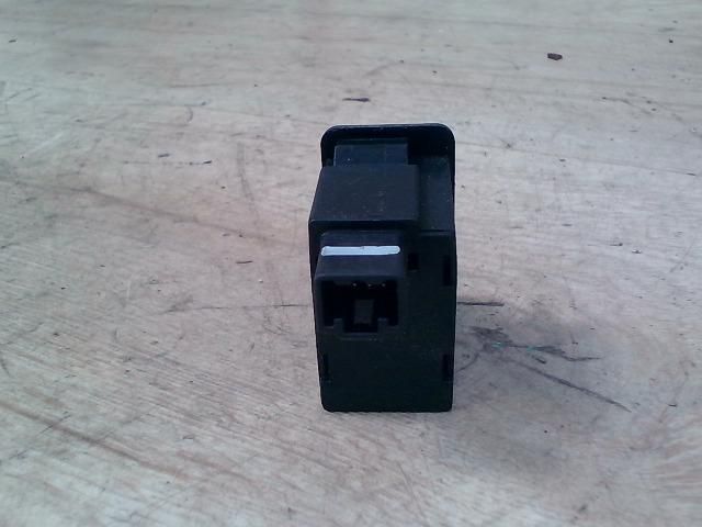 bontott NISSAN PRIMERA Fényszórómagasság Állító Kapcsoló