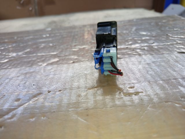 bontott NISSAN PRIMERA Fényszórómosó Kapcsoló