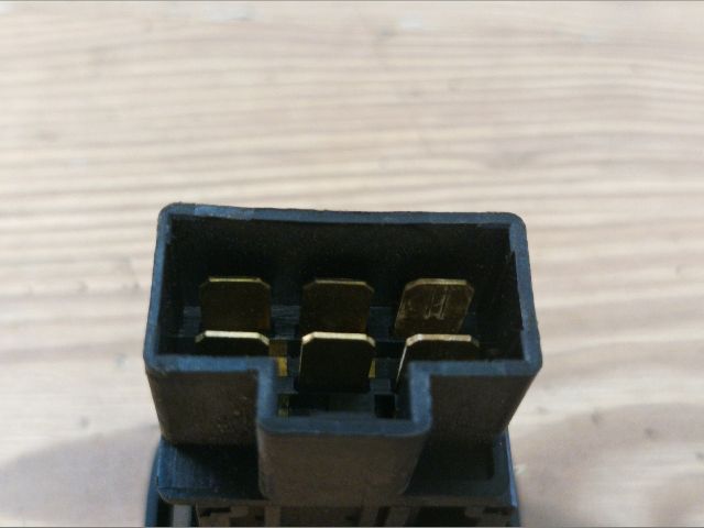 bontott NISSAN PRIMERA Hátsó Ködzárófény Kapcsoló