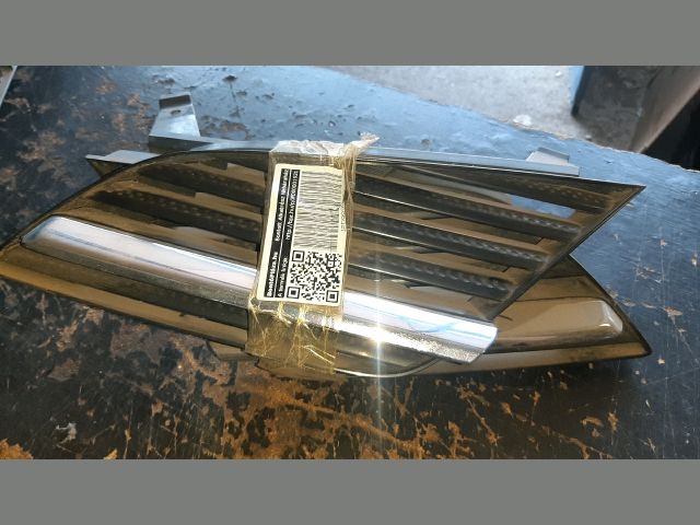 bontott NISSAN PRIMERA Hűtőrács