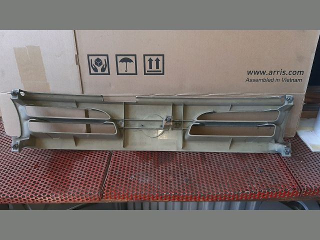 bontott NISSAN PRIMERA Hűtőrács