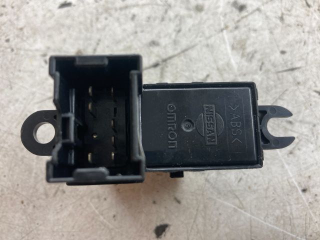 bontott NISSAN PRIMERA Jobb első Ablakemelő Kapcsoló