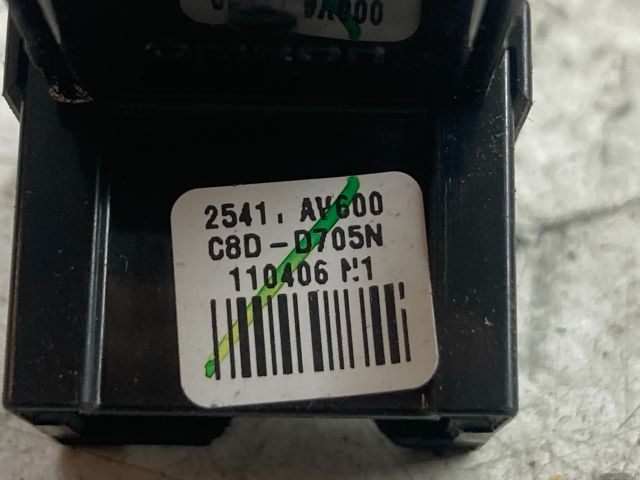 bontott NISSAN PRIMERA Jobb első Ablakemelő Kapcsoló