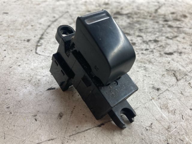 bontott NISSAN PRIMERA Jobb első Ablakemelő Kapcsoló