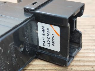 bontott NISSAN PRIMERA Jobb első Ablakemelő Kapcsoló