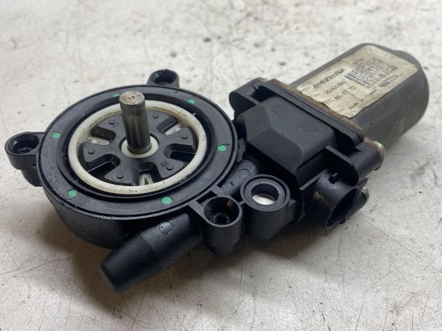 bontott NISSAN PRIMERA Jobb első Ablakemelő Motor