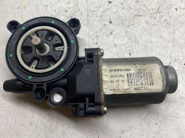 bontott NISSAN PRIMERA Jobb első Ablakemelő Motor