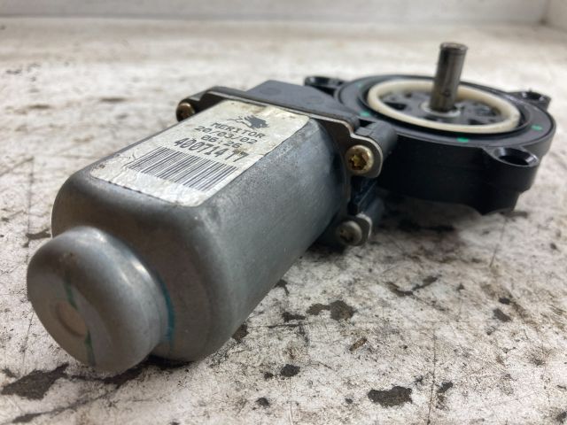 bontott NISSAN PRIMERA Jobb első Ablakemelő Motor