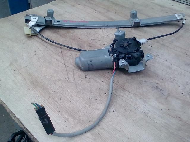 bontott NISSAN PRIMERA Jobb első Ablakemelő Szerkezet (Elektromos)