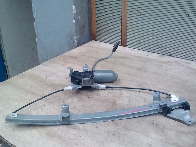 bontott NISSAN PRIMERA Jobb első Ablakemelő Szerkezet (Elektromos)