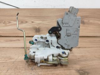 bontott NISSAN PRIMERA Jobb első Ajtózár