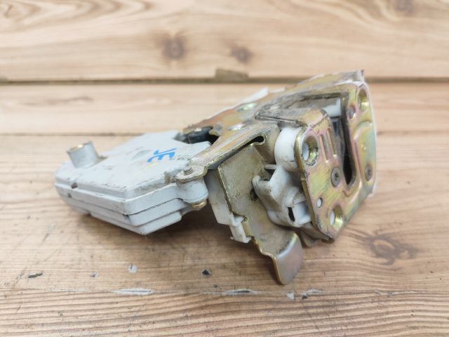 bontott NISSAN PRIMERA Jobb első Ajtózár