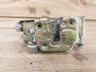 bontott NISSAN PRIMERA Jobb első Ajtózár