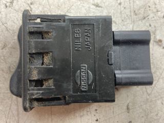 bontott NISSAN PRIMERA Jobb első Ülésfűtés Kapcsoló