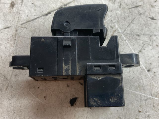 bontott NISSAN PRIMERA Jobb hátsó Ablakemelő Kapcsoló