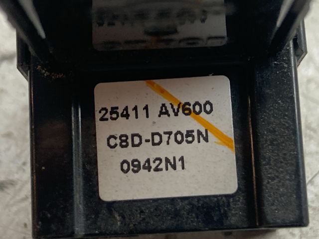 bontott NISSAN PRIMERA Jobb hátsó Ablakemelő Kapcsoló