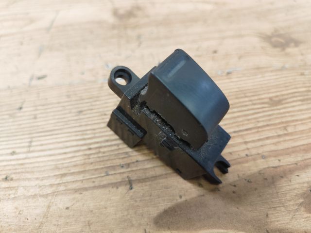 bontott NISSAN PRIMERA Jobb hátsó Ablakemelő Kapcsoló