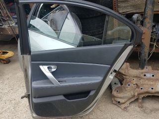 bontott NISSAN PRIMERA Jobb hátsó Ajtó (Részeivel)