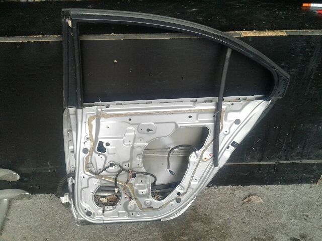 bontott NISSAN PRIMERA Jobb hátsó Ajtó (Üres lemez)