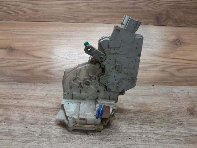 bontott NISSAN PRIMERA Jobb hátsó Ajtózár