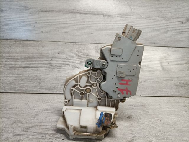 bontott NISSAN PRIMERA Jobb hátsó Ajtózár