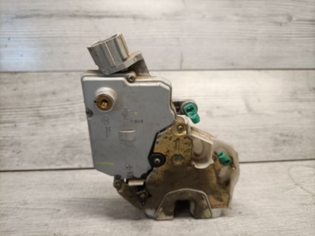 bontott NISSAN PRIMERA Jobb hátsó Ajtózár