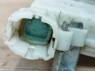 bontott NISSAN PRIMERA Jobb hátsó Ajtózár