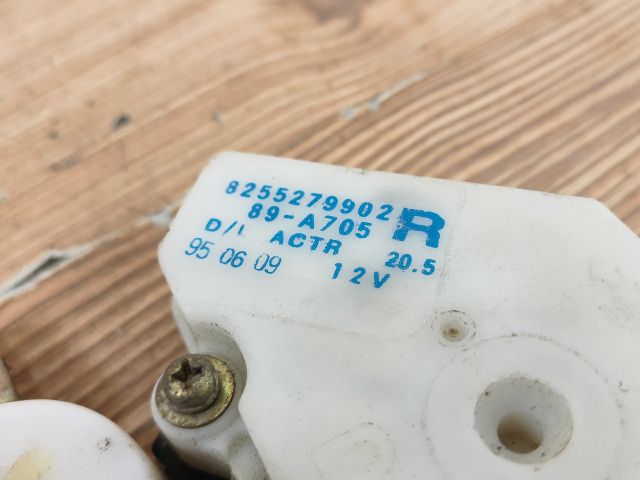 bontott NISSAN PRIMERA Jobb hátsó Ajtózár