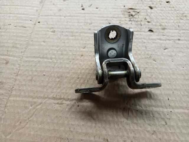 bontott NISSAN PRIMERA Jobb hátsó Felső Zsanér