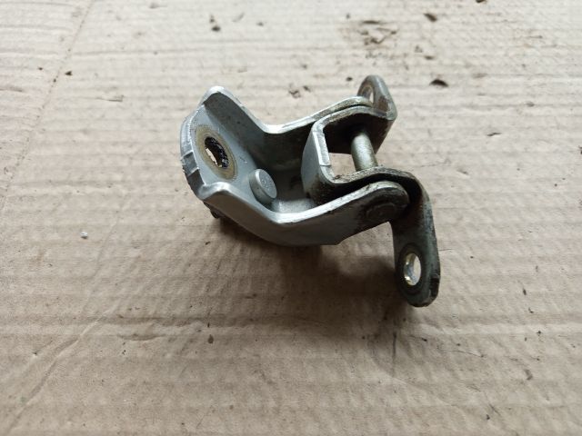 bontott NISSAN PRIMERA Jobb hátsó Felső Zsanér