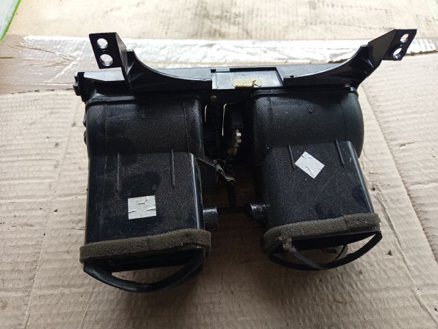 bontott NISSAN PRIMERA Középső Szellőző