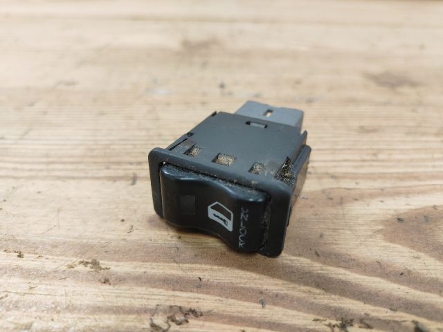 bontott NISSAN PRIMERA Központizár Kapcsoló