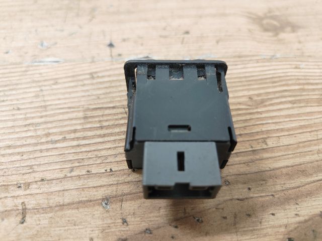 bontott NISSAN PRIMERA Központizár Kapcsoló