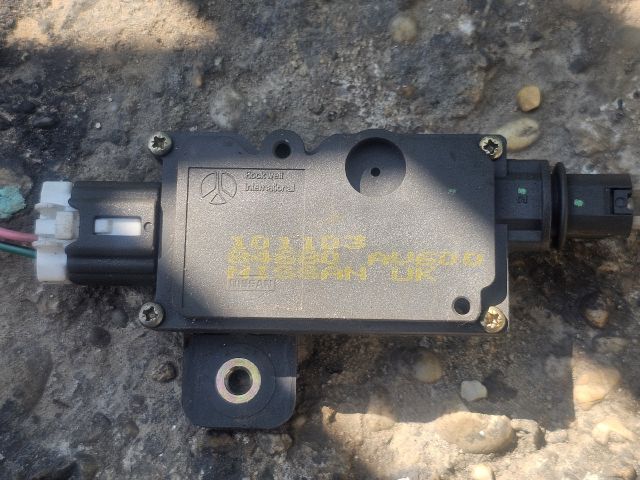 bontott NISSAN PRIMERA Központizár Motor Tankajtó