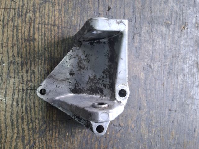 bontott NISSAN PRIMERA Tartó Bak