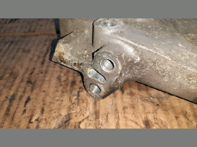 bontott NISSAN PRIMERA Tartó Bak