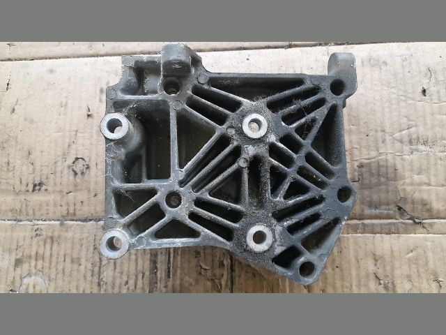 bontott NISSAN PRIMERA Tartó Bak