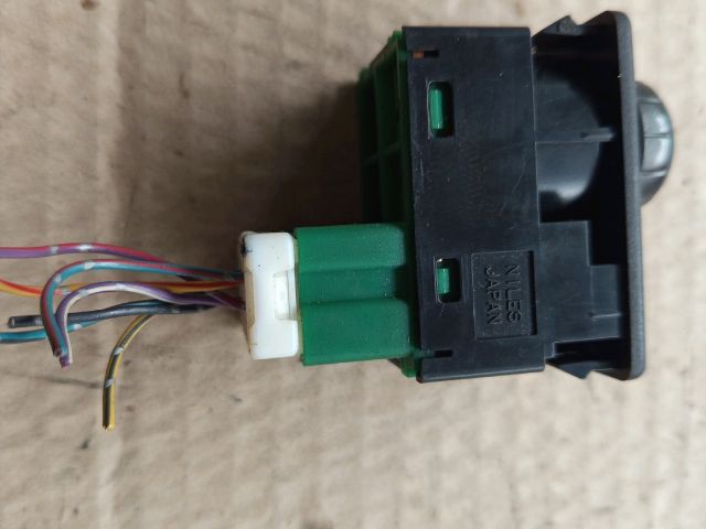 bontott NISSAN PRIMERA Tükör Állító Elektronika