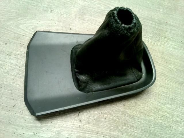 bontott NISSAN PRIMERA Váltószoknya Rögzítő Keret