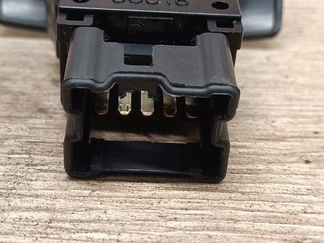 bontott NISSAN PRIMERA Vészvillogó Kapcsoló