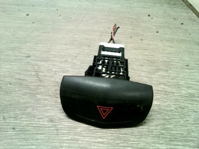 bontott NISSAN PRIMERA Vészvillogó Kapcsoló