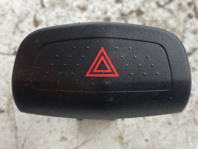 bontott NISSAN PRIMERA Vészvillogó Kapcsoló